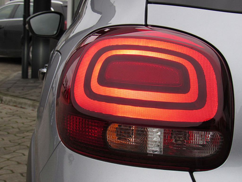 Citroën C3 1.2 Turbo Max FullLED NAVI R-Kamera Keyless