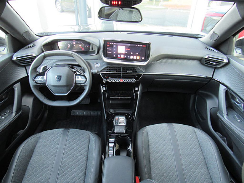 Peugeot 2008 Allure Puretech AT8 LED-Licht NAVI R-Kamera