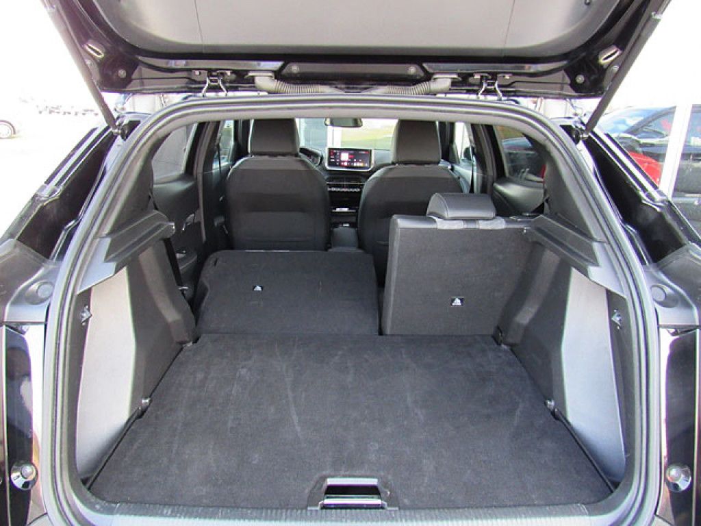 Peugeot 2008 Allure Puretech AT8 LED-Licht NAVI R-Kamera
