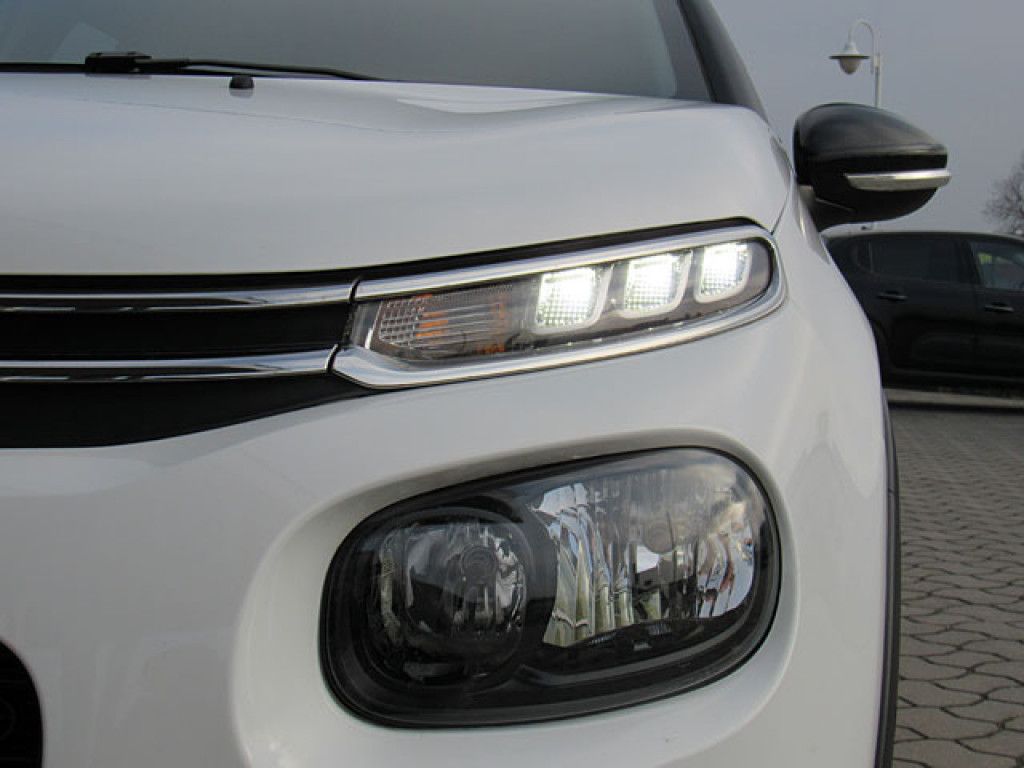 Citroën C3 1.2 Feel AT NAVI R-Kamera Sitzhzg 17-Zoll