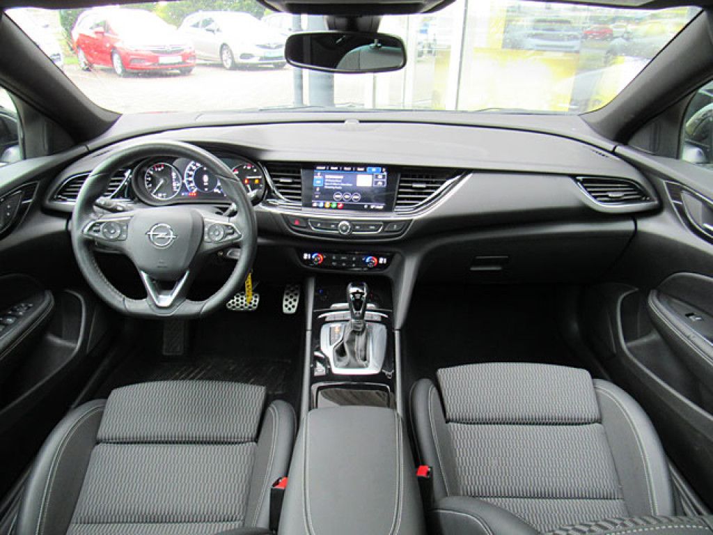 Opel Insignia 2.0D ST Elegance Panorama MatrixLED Sit