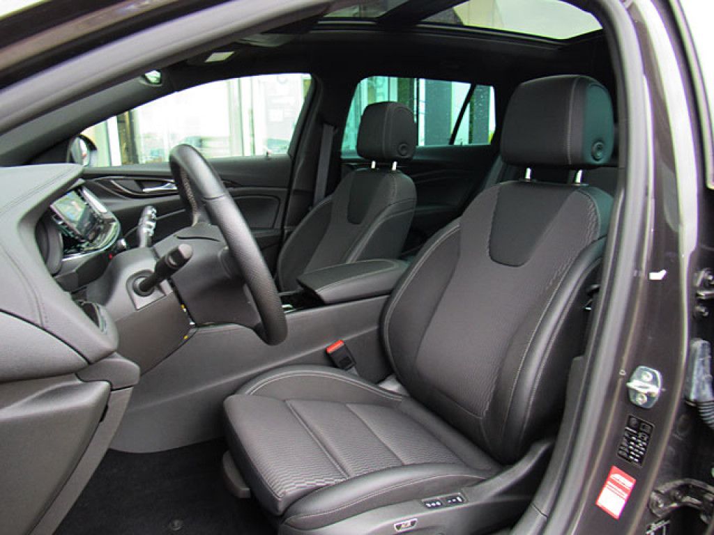 Opel Insignia 2.0D ST Elegance Panorama MatrixLED Sit