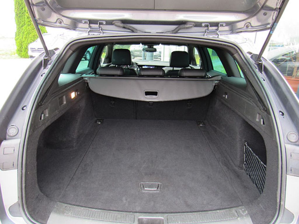 Opel Insignia 2.0D ST Elegance Panorama MatrixLED Sit
