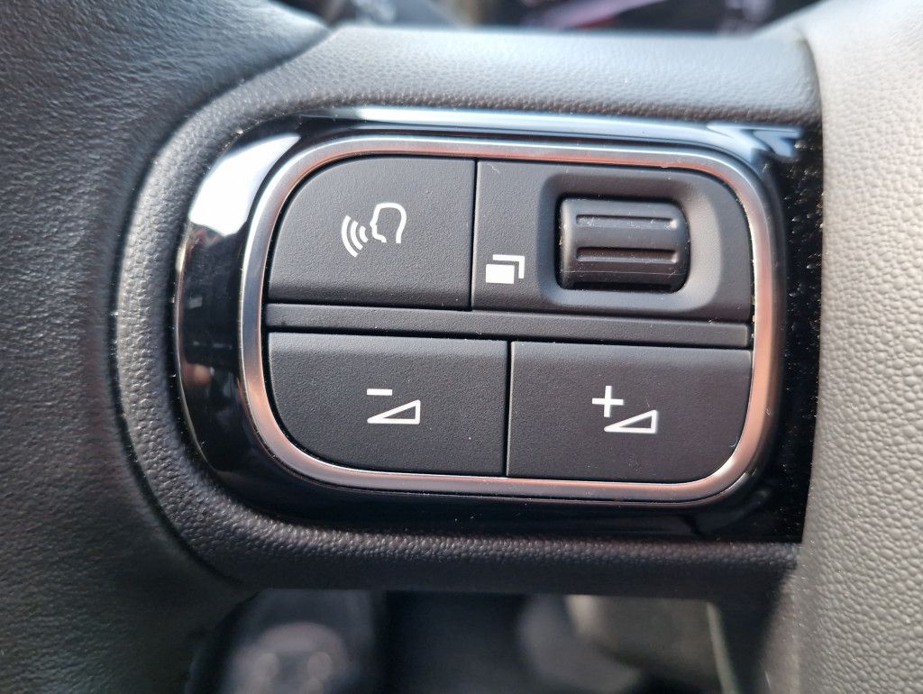 Citroën C3 PureTech 110 Max AT LED Navi Kamera PDC Alu