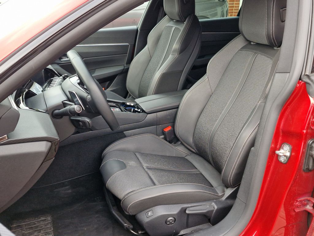 Peugeot 508 SW PureTech 130Allure AT LED Navi Kamera360