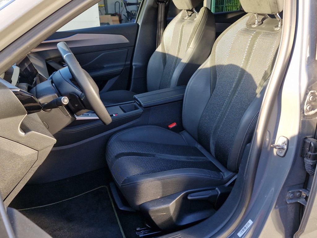 Peugeot 308 SW PureTech 130 GT AT LED Navi Kamera PDC To