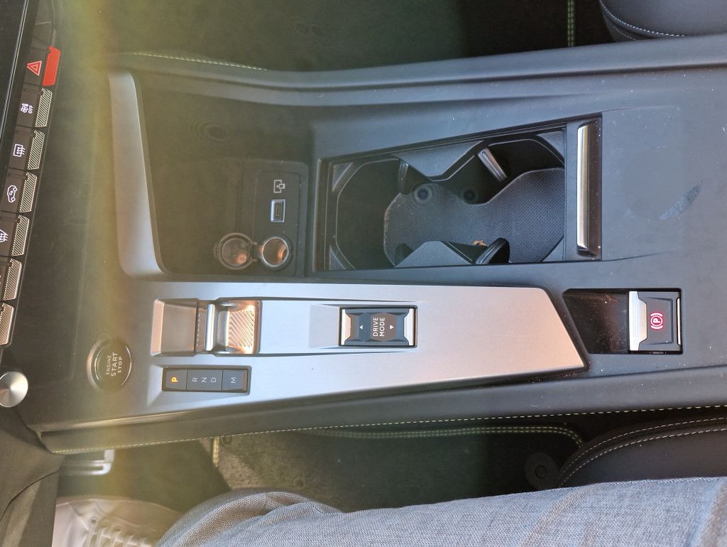 Peugeot 308 SW PureTech 130 GT AT LED Navi Kamera PDC To