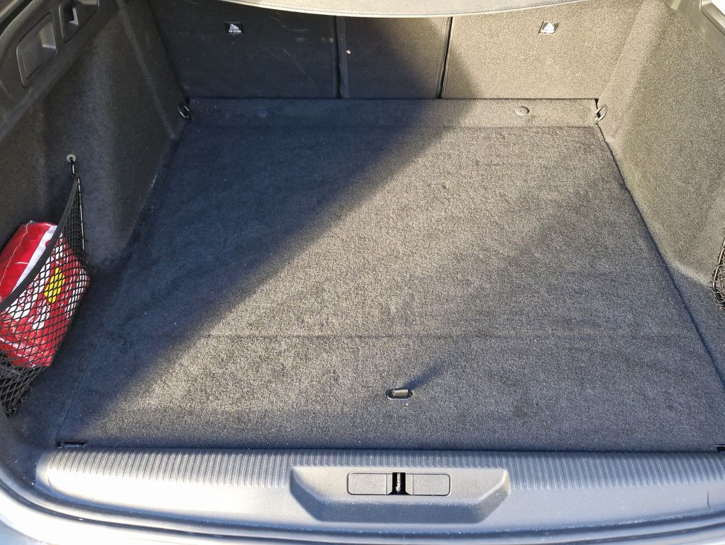 Peugeot 308 SW PureTech 130 GT AT LED Navi Kamera PDC To