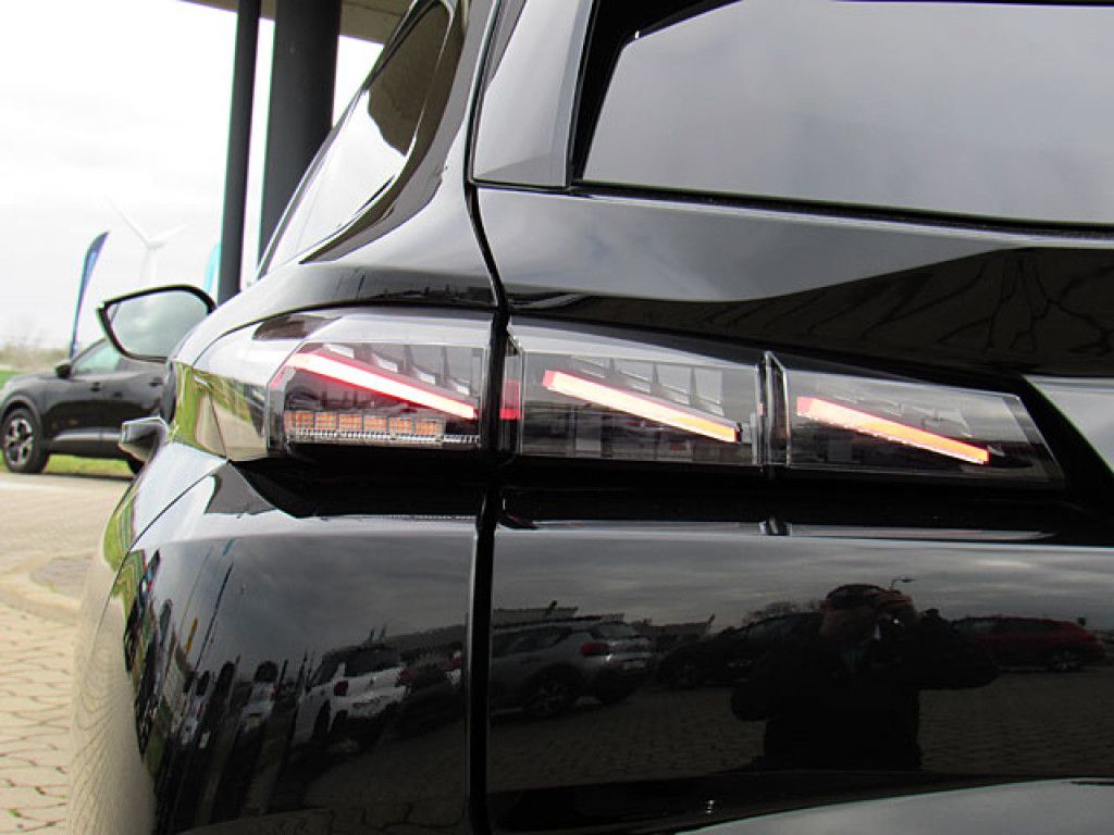 Peugeot 308 SW GT HDI AT8 Matrix-LED FOCAL-Sound 360-Kam