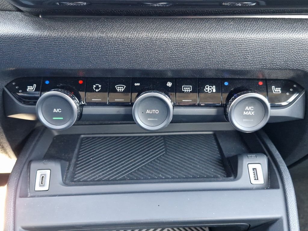 Citroën C4 PureTech 130 Plus AT LED Navi Kamera SHZ PDC