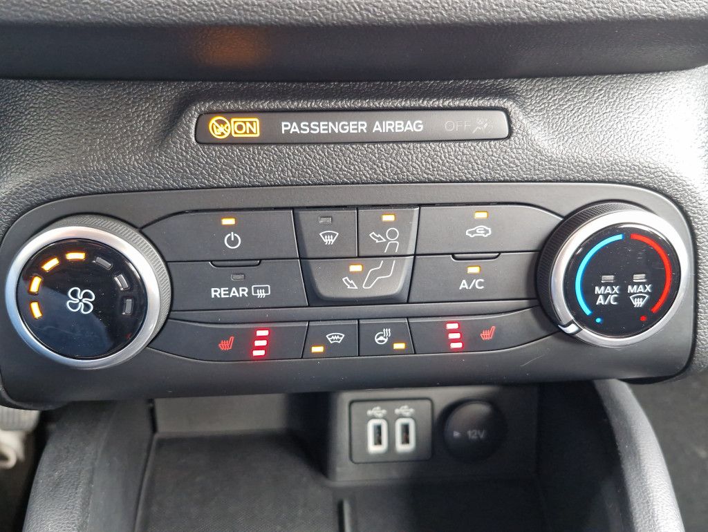 Ford Focus Turnier 1.5 EcoBlue Cool&Connect Navi Kame