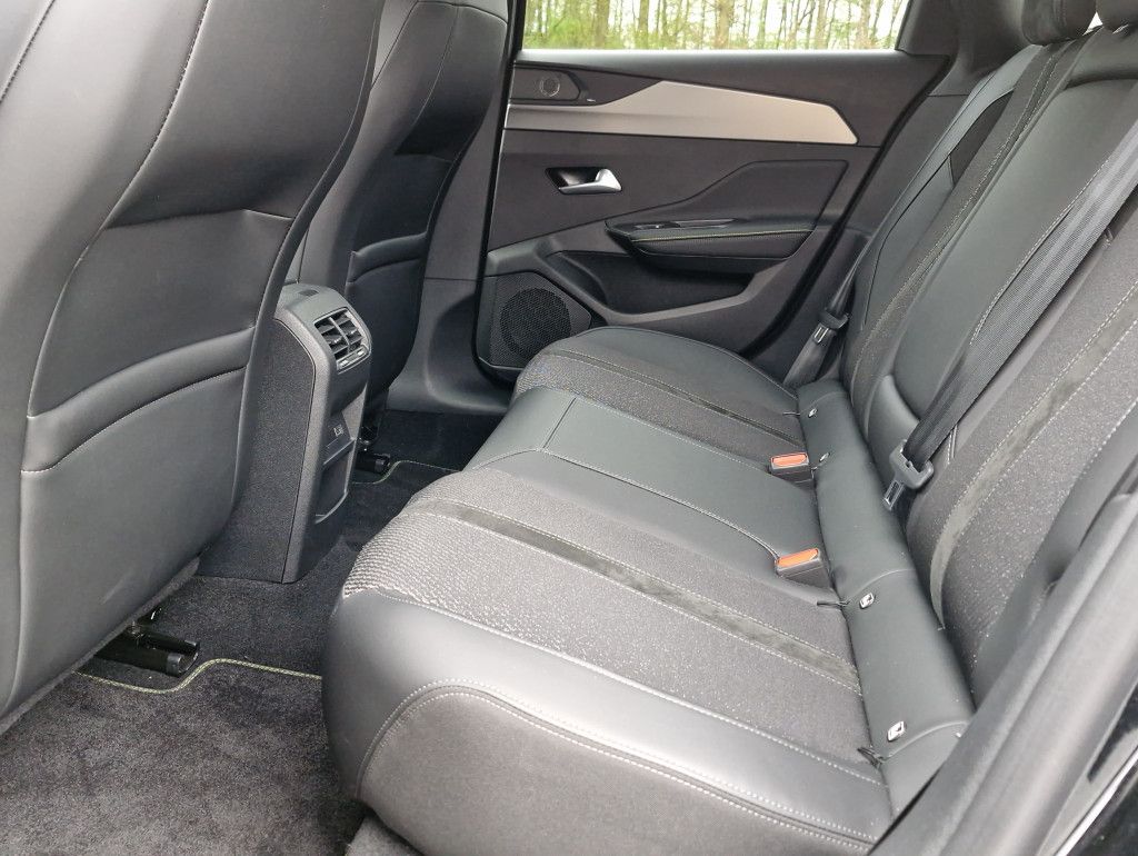 Peugeot 308 SW PureTech 130 GT AT LED Navi Kamera PDC To