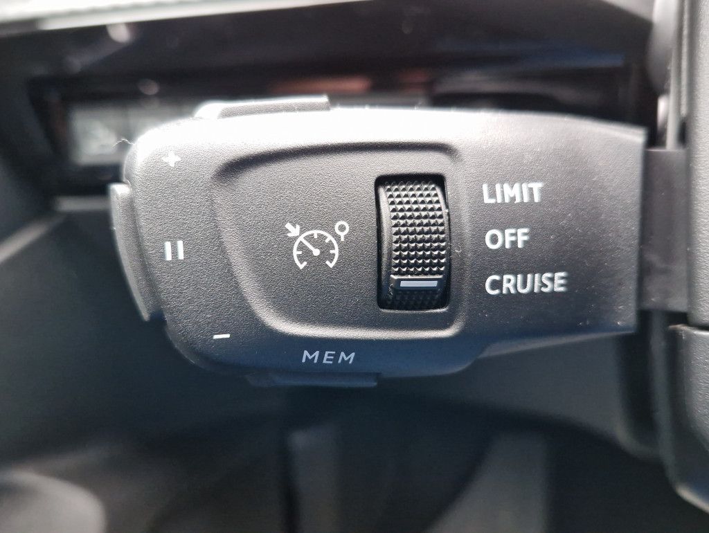 Peugeot 508 SW PureTech 130Allure AT LED Navi Kamera360
