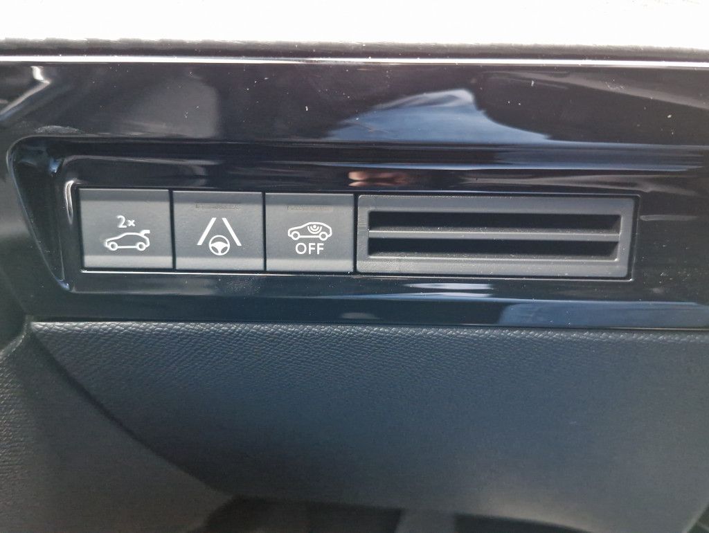 Peugeot 508 SW PureTech 130Allure AT LED Navi Kamera360