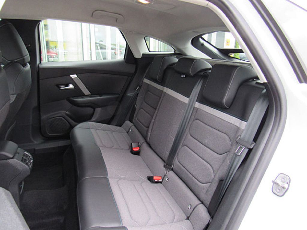 Citroën C4 Plus HDi 130 AT8 LED-Licht Navi R-Kamera Sitz