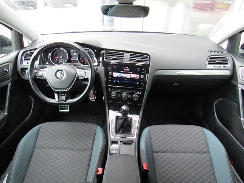 Volkswagen Golf 1.0 IQ.DRIVE S/S Climatronic SHZ ParkAssist