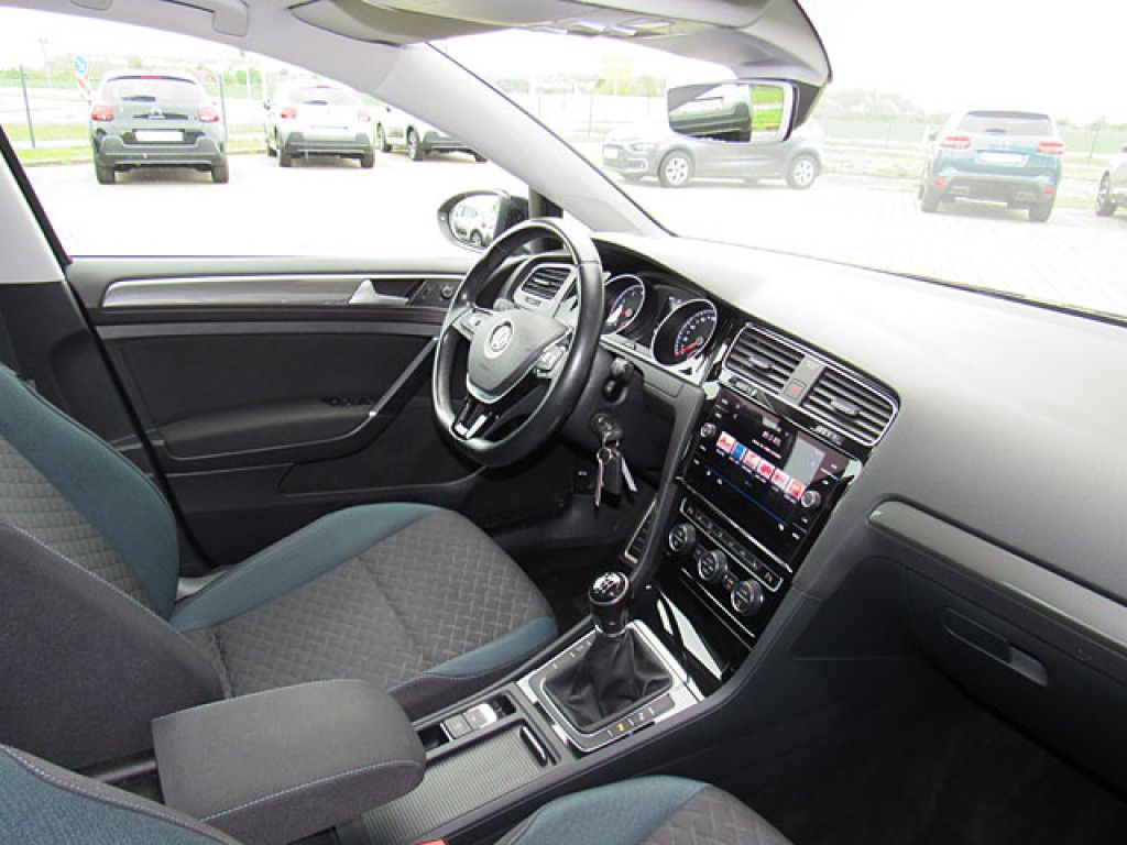 Volkswagen Golf 1.0 IQ.DRIVE S/S Climatronic SHZ ParkAssist