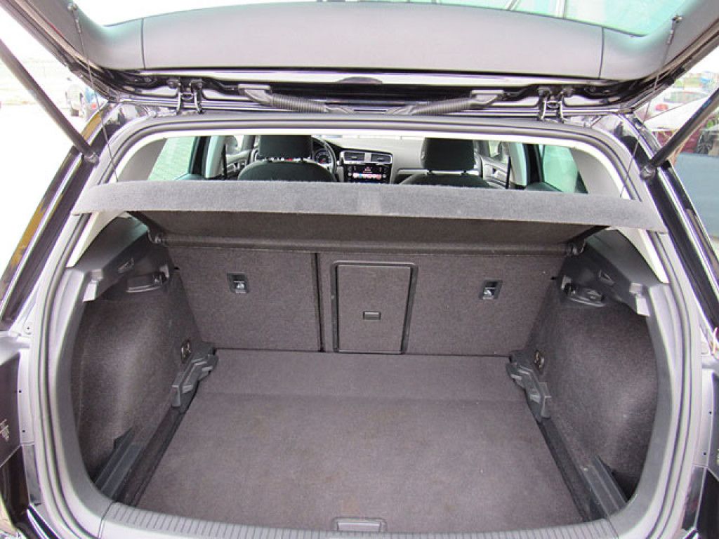 Volkswagen Golf 1.0 IQ.DRIVE S/S Climatronic SHZ ParkAssist