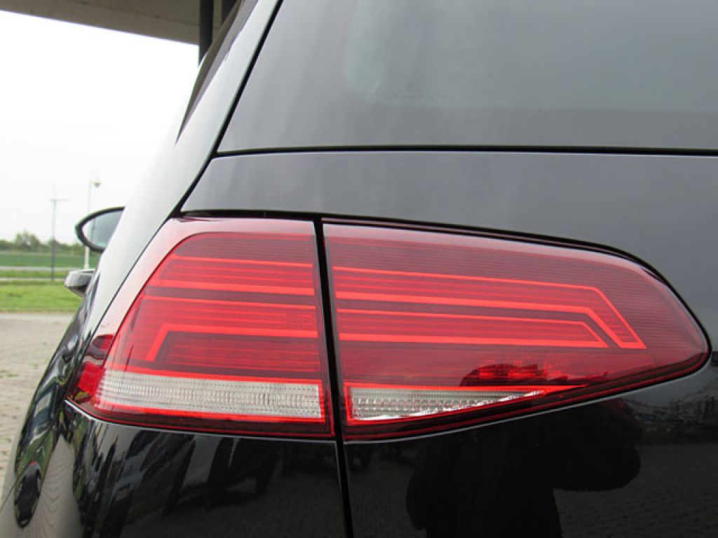 Volkswagen Golf 1.0 IQ.DRIVE S/S Climatronic SHZ ParkAssist
