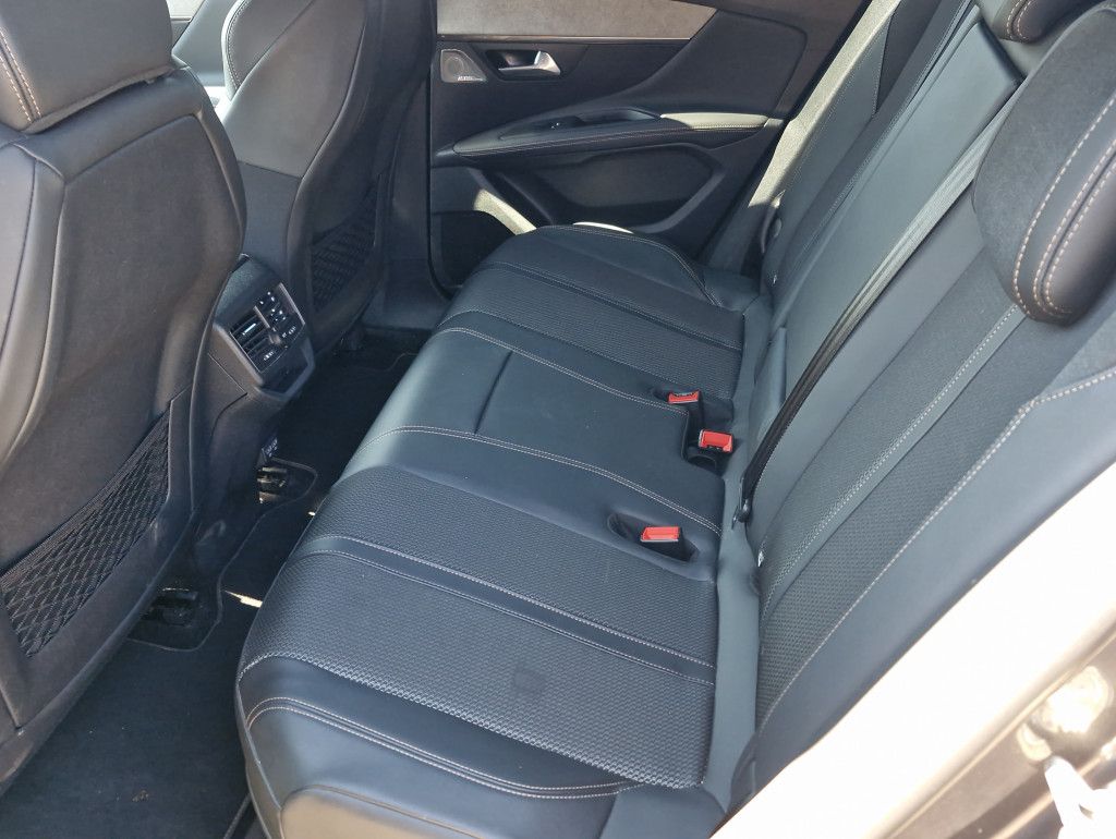 Peugeot 3008 PHEV 225 e-AT GT LED Pano Navi Kamera SHZ A