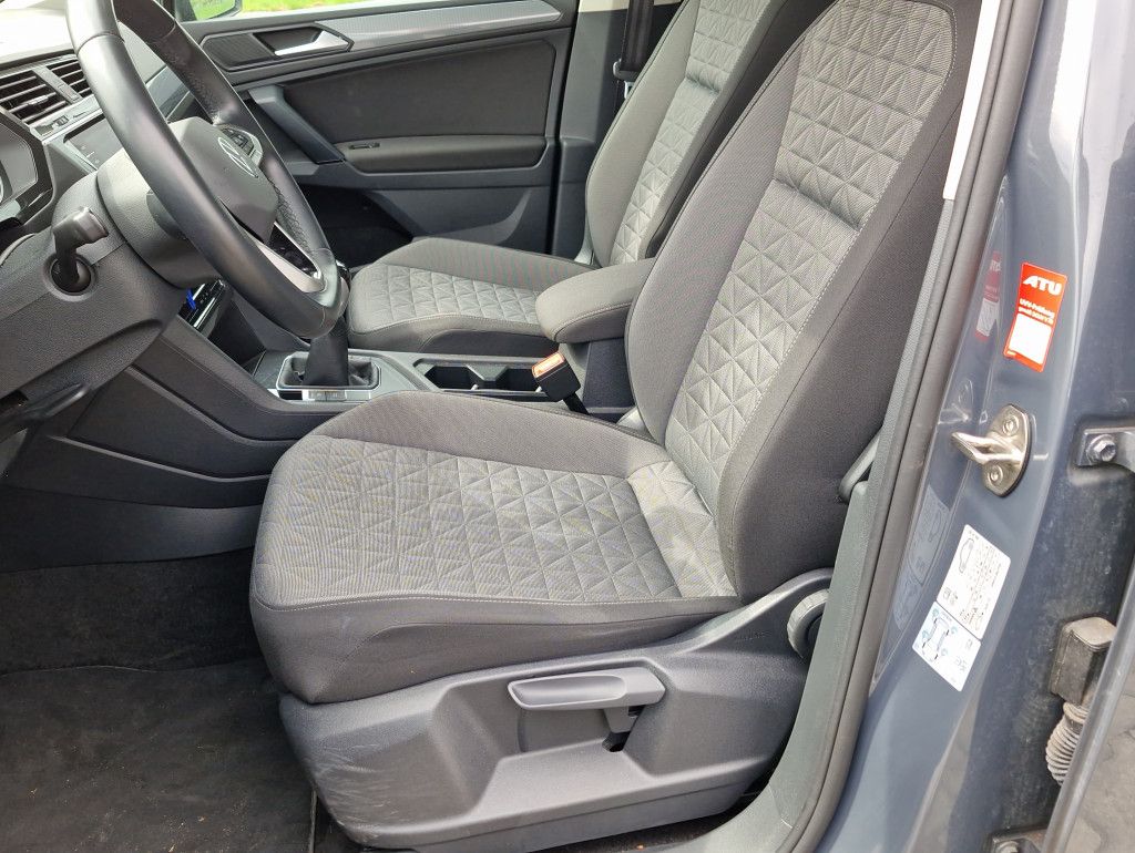 Volkswagen Tiguan 1.5 TSI Life Navi LED ACC SHZ PDC Alu 17
