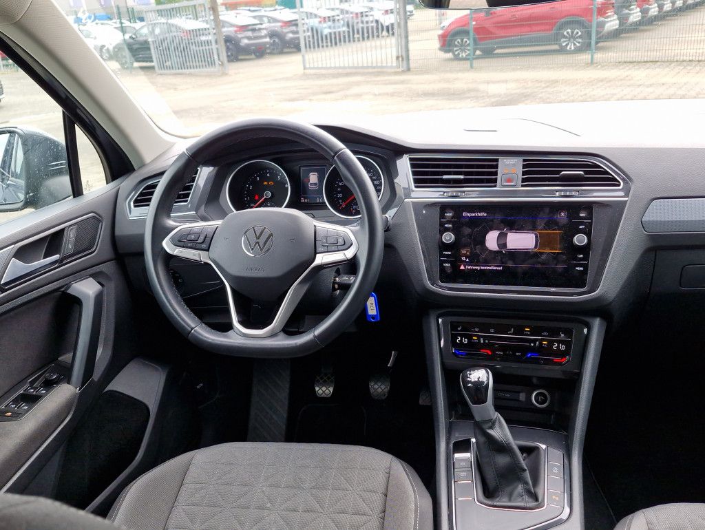 Volkswagen Tiguan 1.5 TSI Life Navi LED ACC SHZ PDC Alu 17