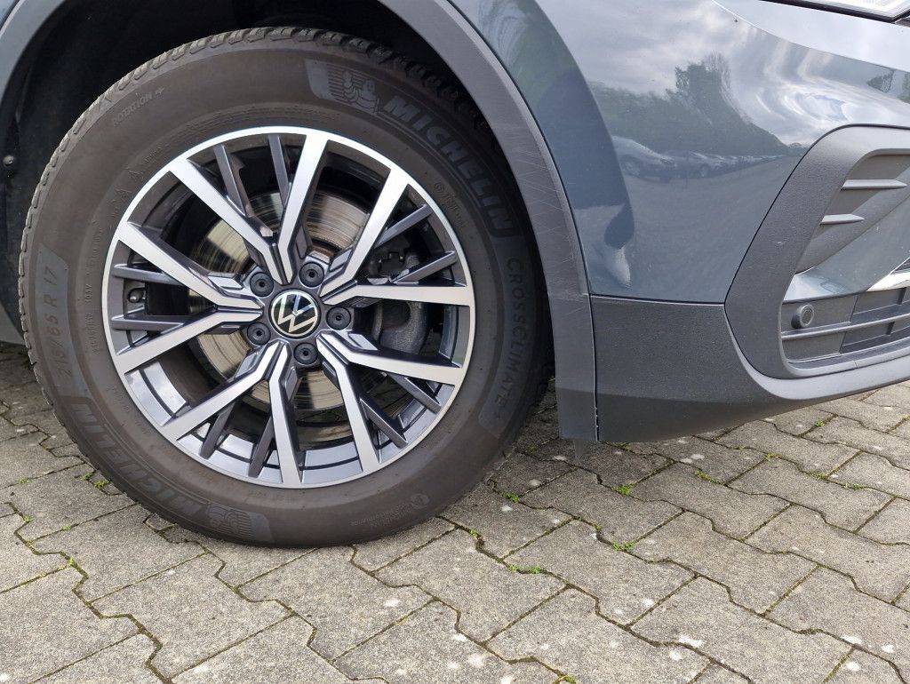 Volkswagen Tiguan 1.5 TSI Life Navi LED ACC SHZ PDC Alu 17