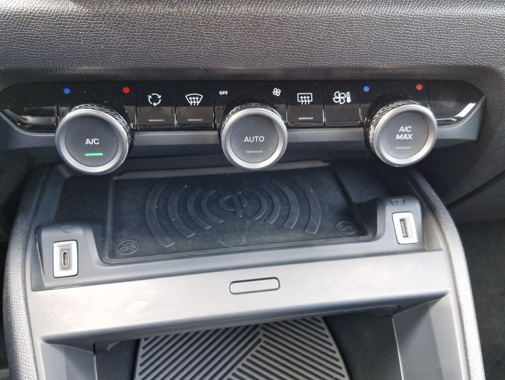 Citroën C4 PureTech 130 Max AT LED Navi Kamera 360 HeadU