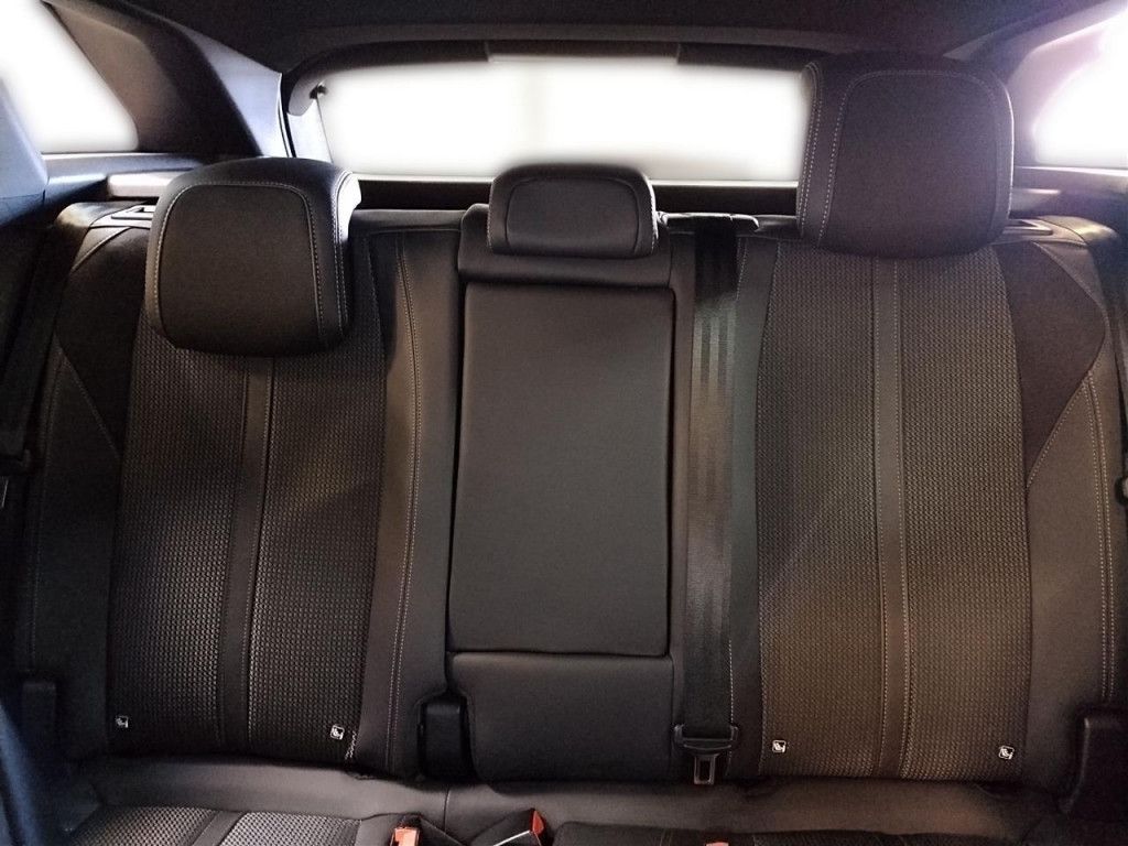 Peugeot 3008 PHEV 300 e-AT GT LED Navi Kamera SHZ ACC Ke