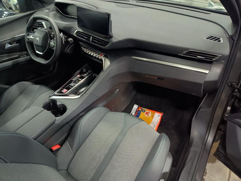 Peugeot 5008 BlueHDI 130 Allure AT LED Navi Kamera 7-Sit