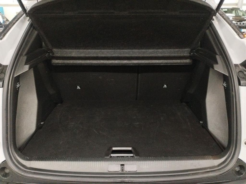 Peugeot 2008 PureTech 130 Allure AT LED Navi Kamera 360