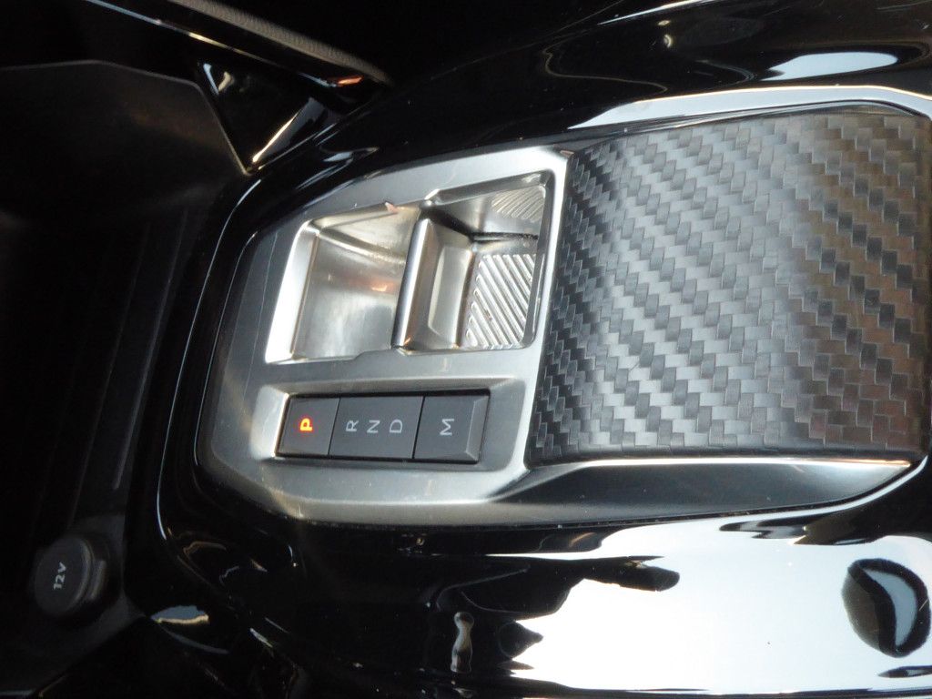 Peugeot 2008 PureTech 130 Allure AT LED Navi Kamera 360