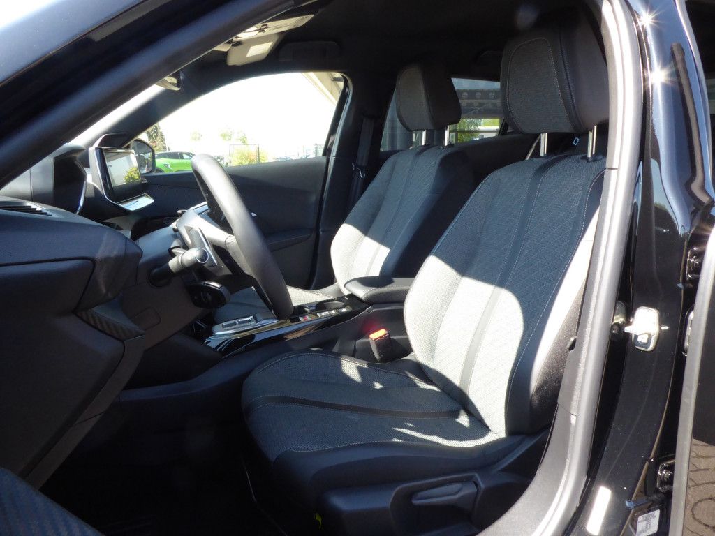 Peugeot 2008 PureTech 130 Allure AT LED Navi Kamera 360