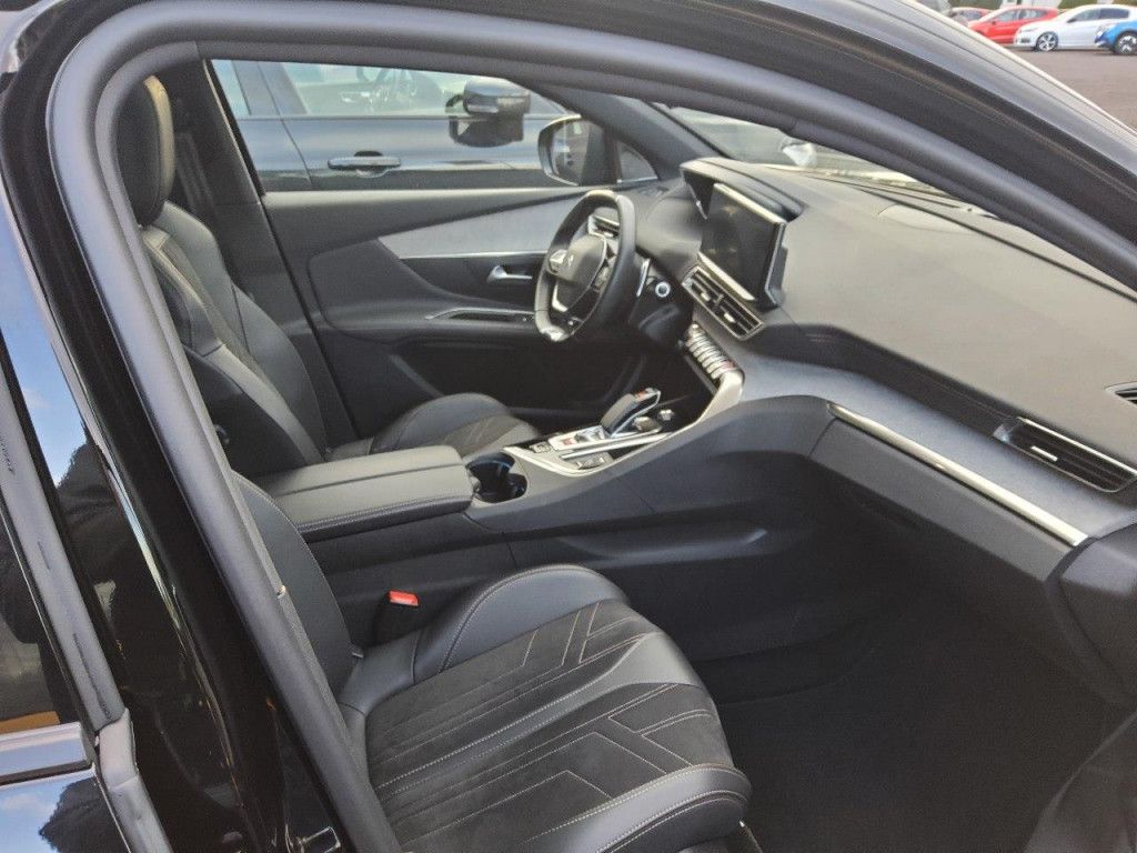Peugeot 3008 PHEV 300 e-AT GT LED Navi Pano AHK Kamera S