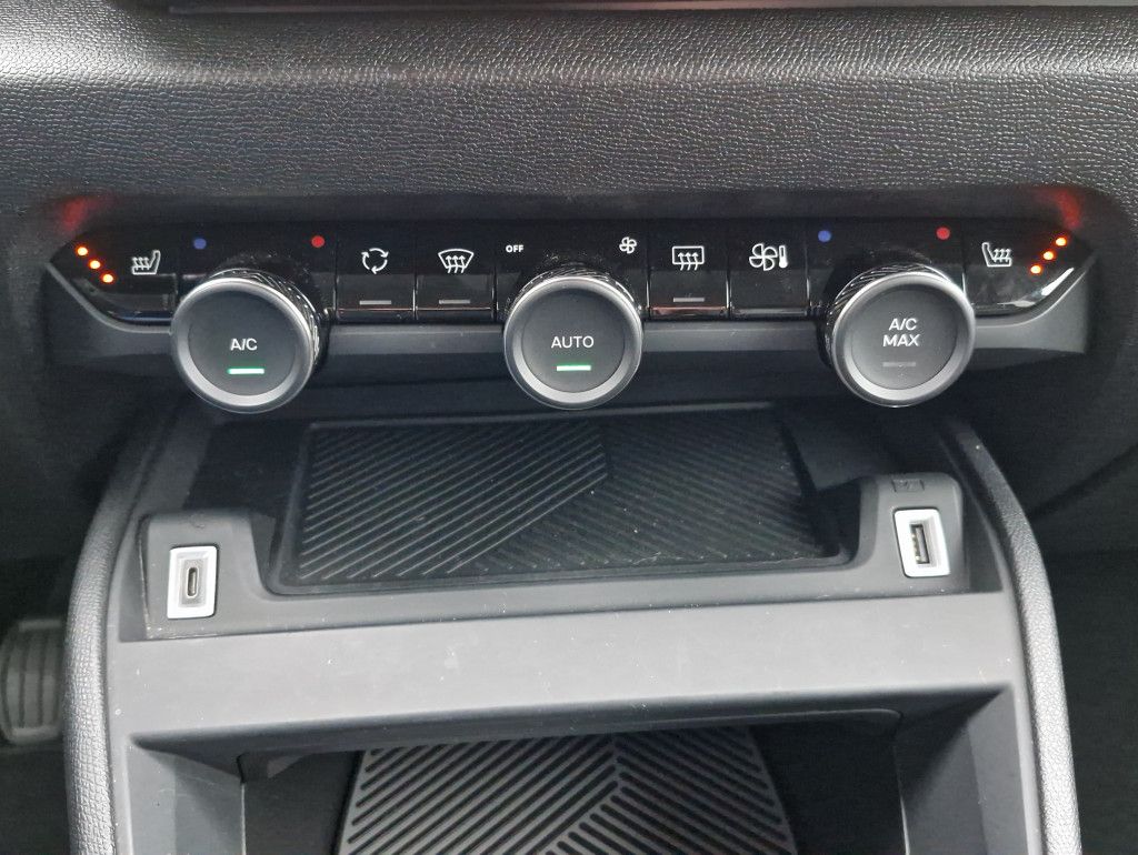 Citroën C4 PureTech 130 Shine Navi LED Kamera SHZ HeadUP