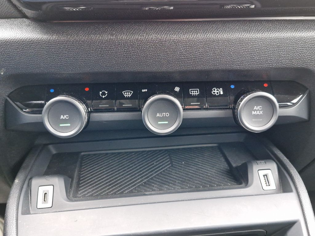 Citroën C4 PureTech 130 Plus AT LED Navi Kamera PDC Keyl