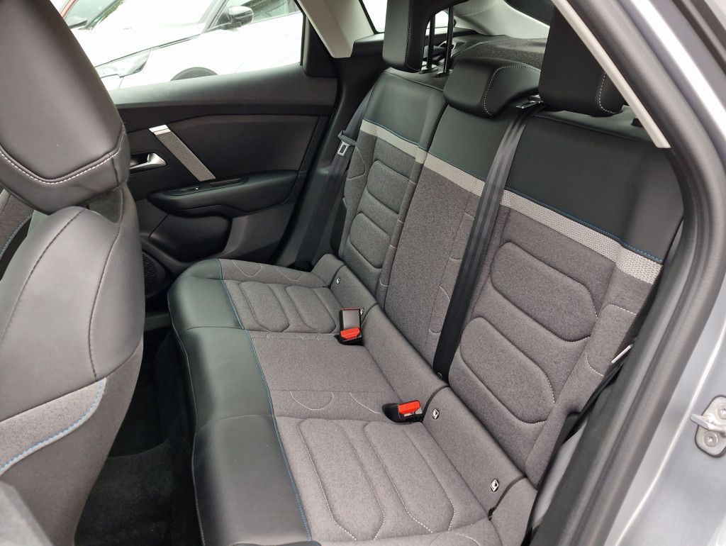 Citroën C4 PureTech 130 Plus AT LED Navi kamera SHZ PDC