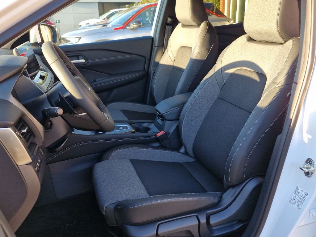 Nissan Qashqai 1.3 DIG-T MHEV N-Connecta AT Navi Pano L