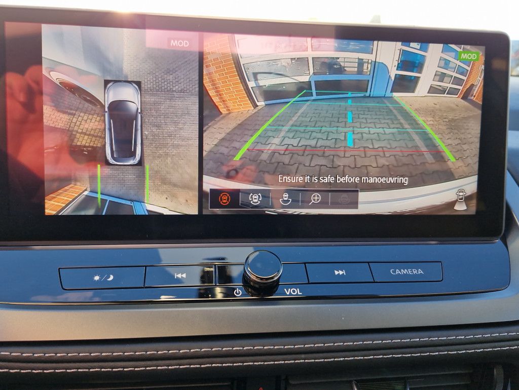 Nissan Qashqai 1.3 DIG-T MHEV N-Connecta AT Navi Pano L