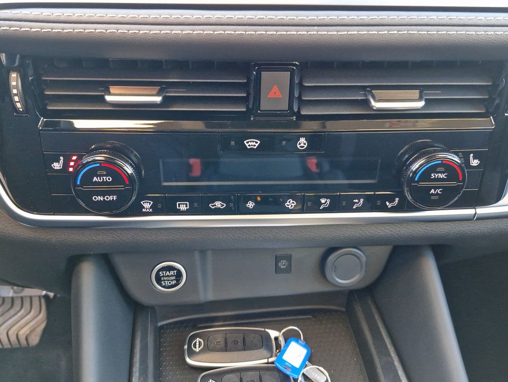 Nissan Qashqai 1.3 DIG-T MHEV N-Connecta AT Navi Pano L