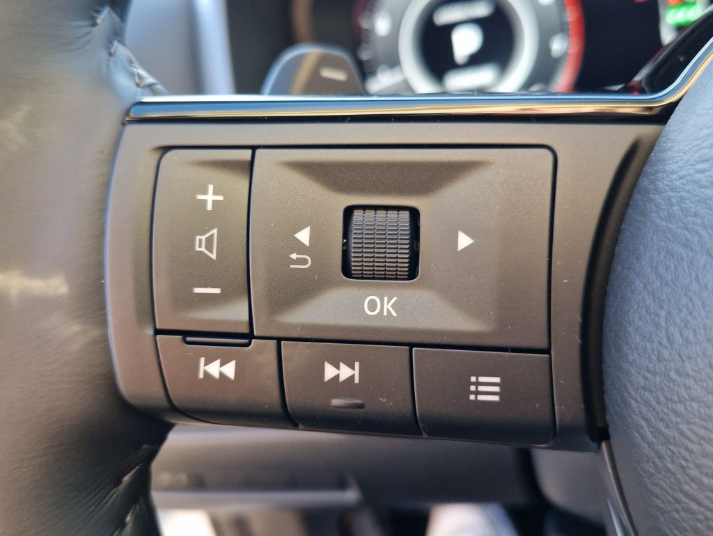 Nissan Qashqai 1.3 DIG-T MHEV N-Connecta AT Navi Pano L