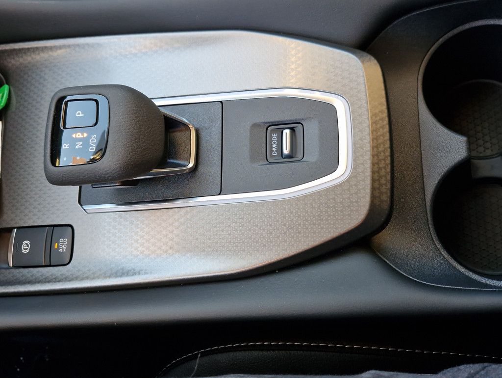 Nissan Qashqai 1.3 DIG-T MHEV N-Connecta AT Navi Pano L
