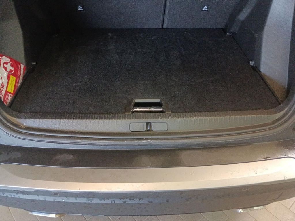 Peugeot 2008 PureTech 130 Allure AT LED Navi Kamera 360