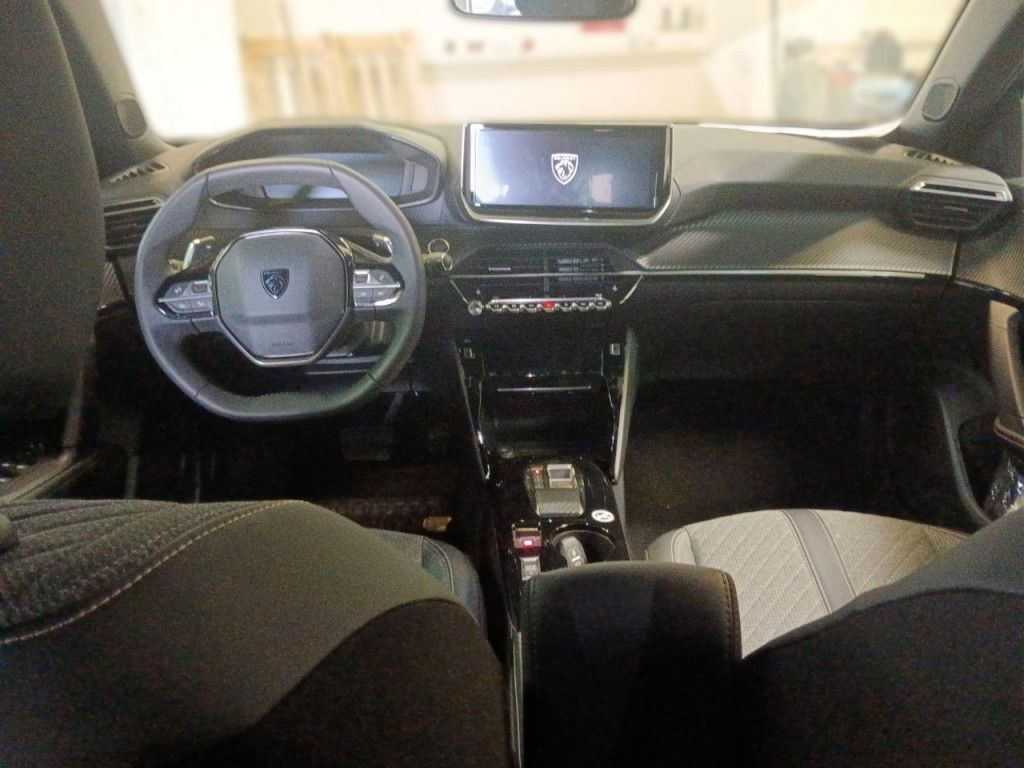 Peugeot 2008 PureTech 130 Allure AT LED Navi Kamera 360