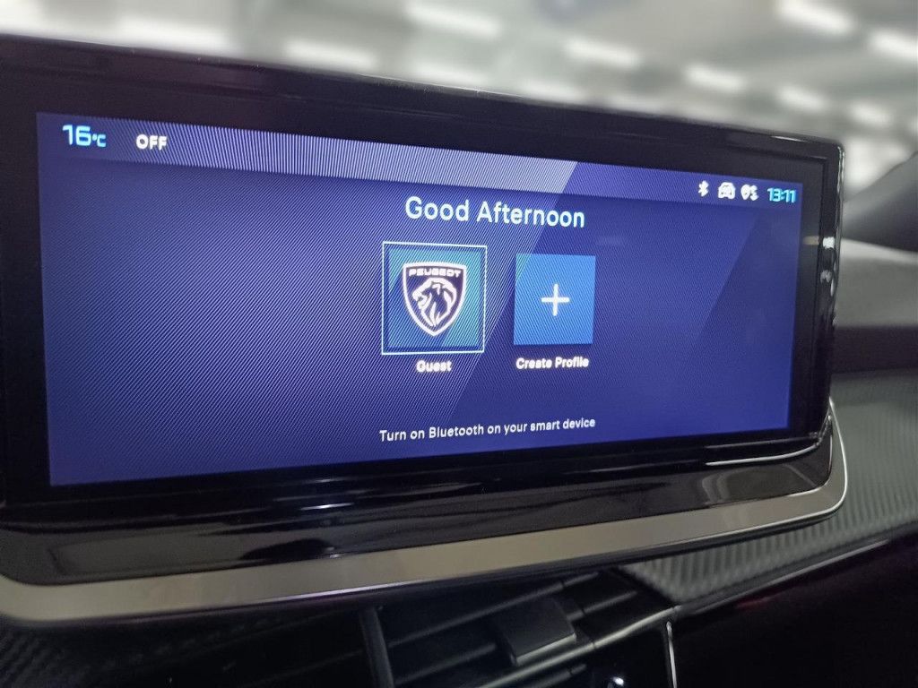 Peugeot 2008 PureTech 130 Allure AT LED Navi Kamera 360