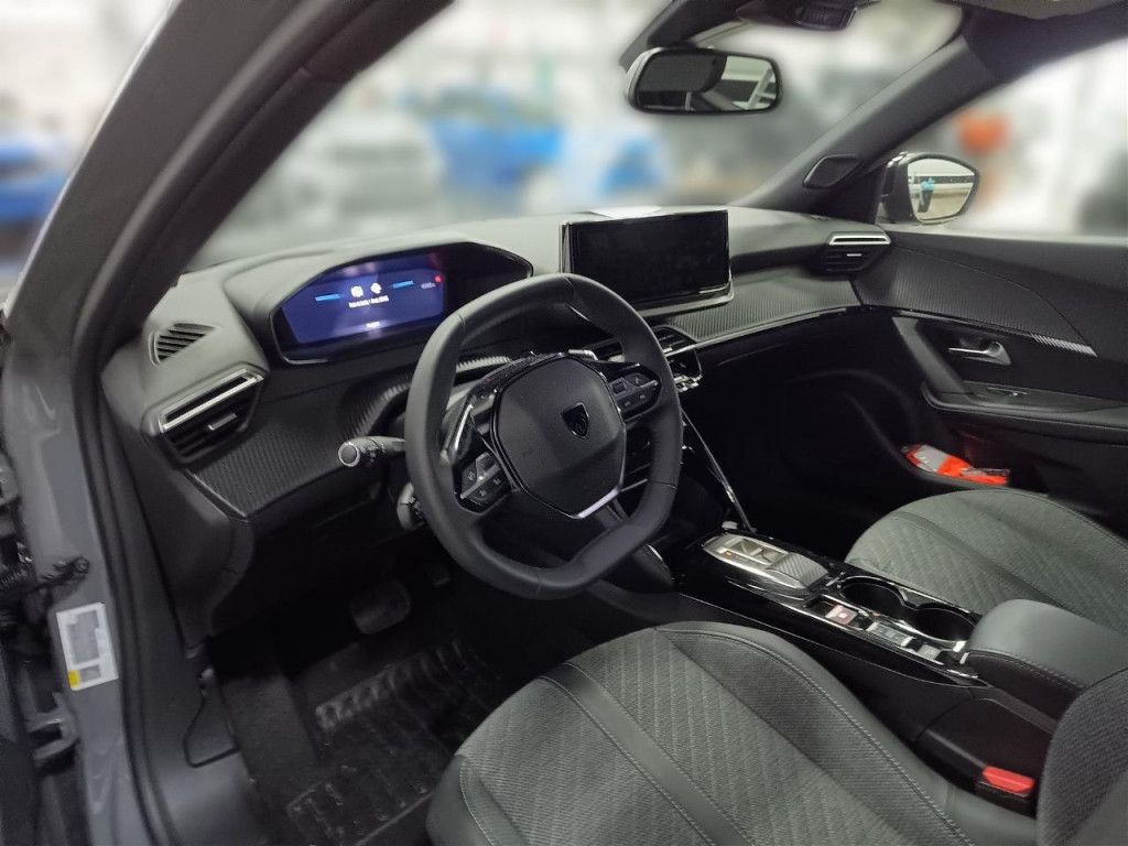 Peugeot 2008 PureTech 130 Allure AT LED Navi Kamera 360