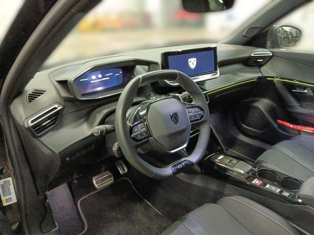Peugeot 2008 PureTech 130 GT AT LED Navi Kamera360 PDC A