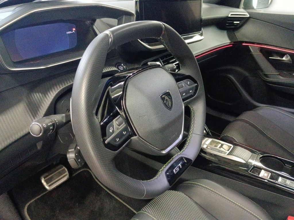 Peugeot 2008 PureTech 130 GT AT LED Navi Kamera360 PDC A