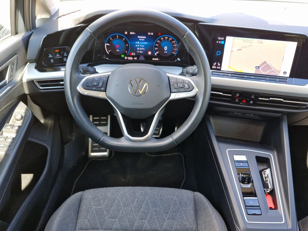 Volkswagen Golf 2.0 TDI DSG Move Pano AHK Kamera HUD Navi L