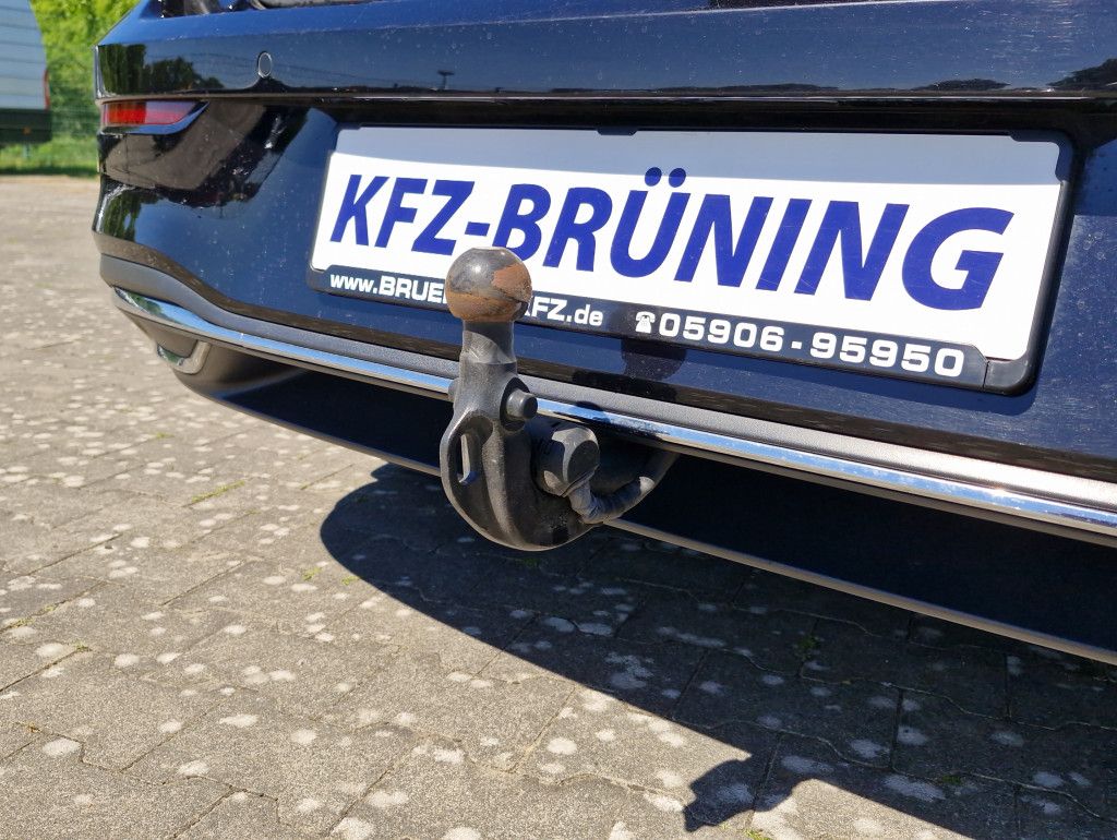 Volkswagen Golf 2.0 TDI DSG Move Pano AHK Kamera HUD Navi L
